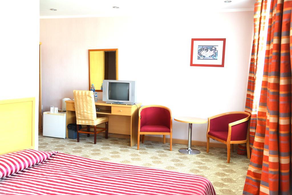 Zaluuchuud Hotel Oelan-bator Kamer foto